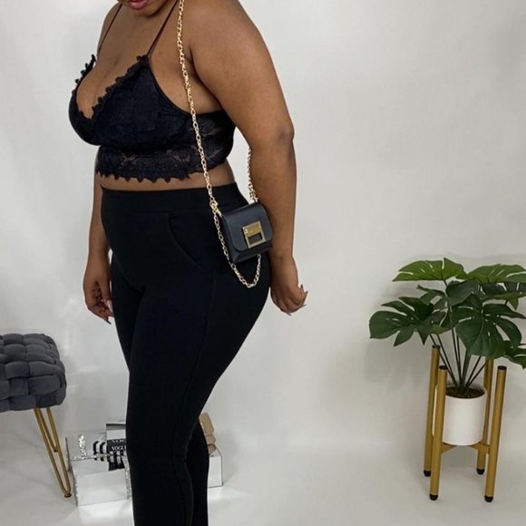 Stylish Mini Crossbody Bag with Belt Attachment - Picture 3 of 6